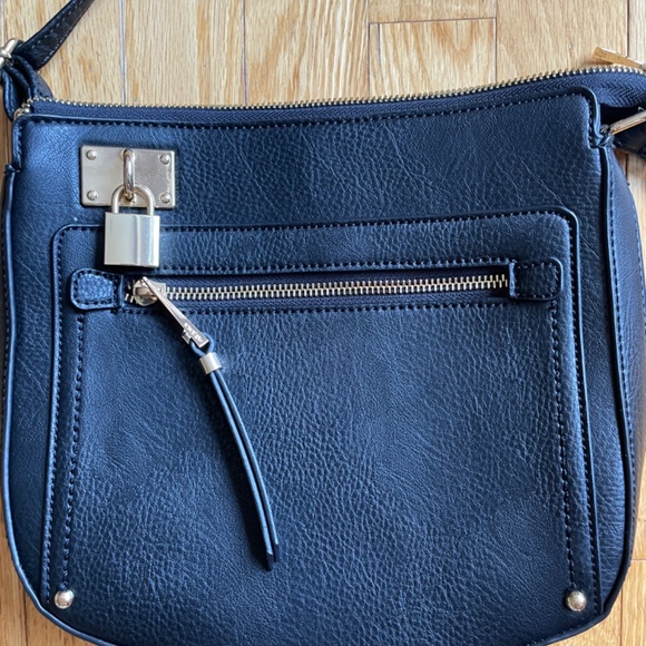 Black Aldo Everyday Shoulder Bag with Gold Hardware. - Picture 2 of 3